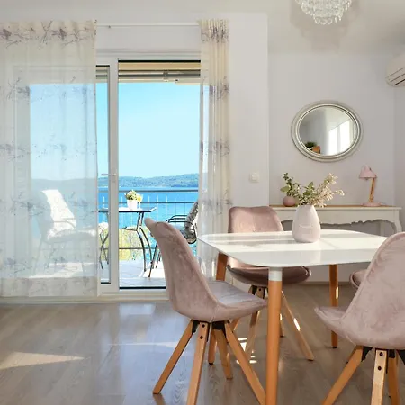 Mar Deluxe No 3 Трогир