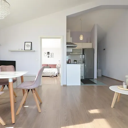 Mar Deluxe No 3 * Трогир