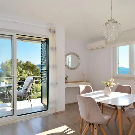 Mar Deluxe No 3 * Трогир